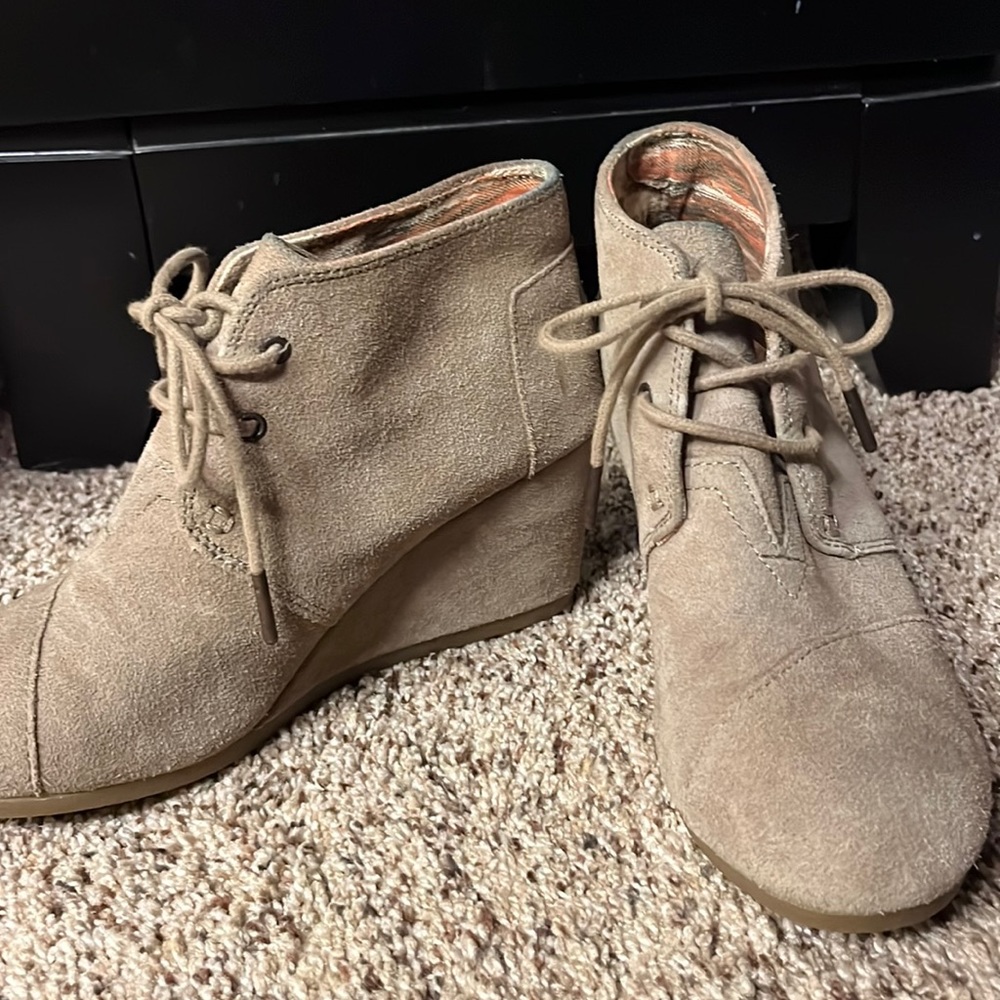Toms lace up suede wedge booties